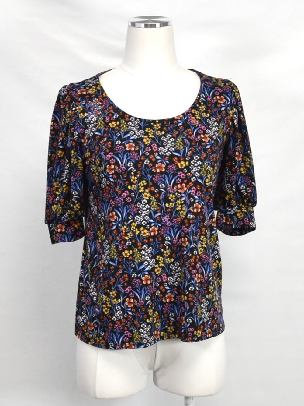 CeCe short sleeve blouse Size small